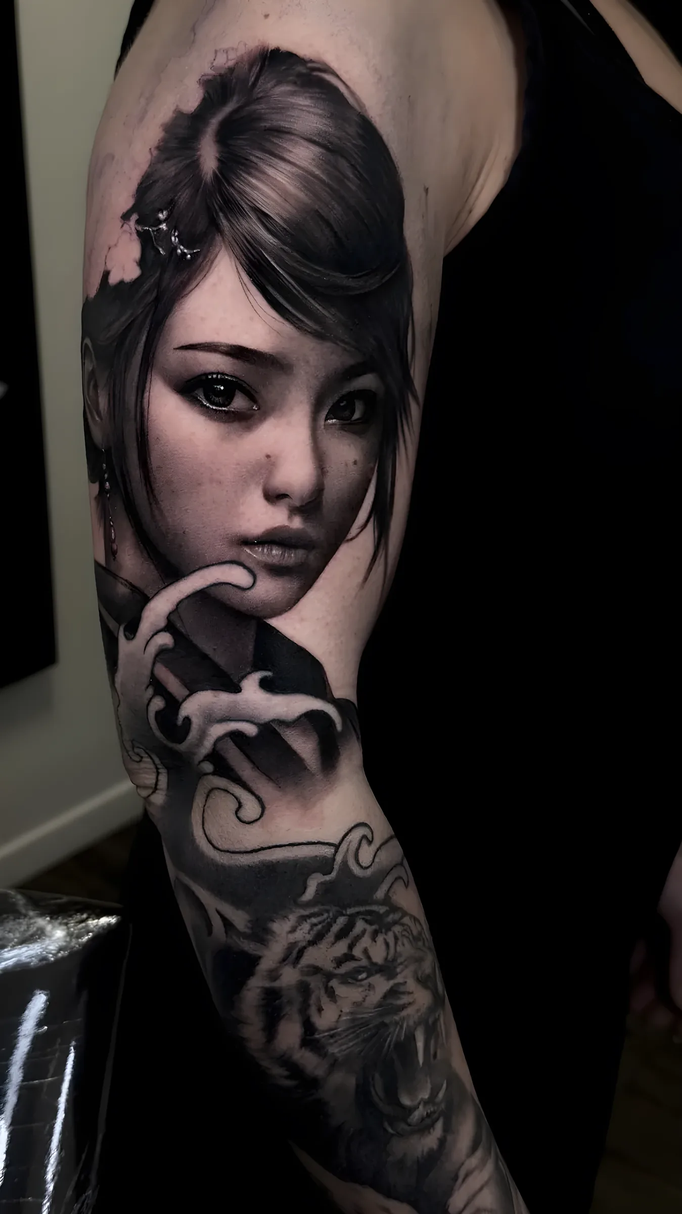 Black and grey sleeve with a woman portrait and a tiger